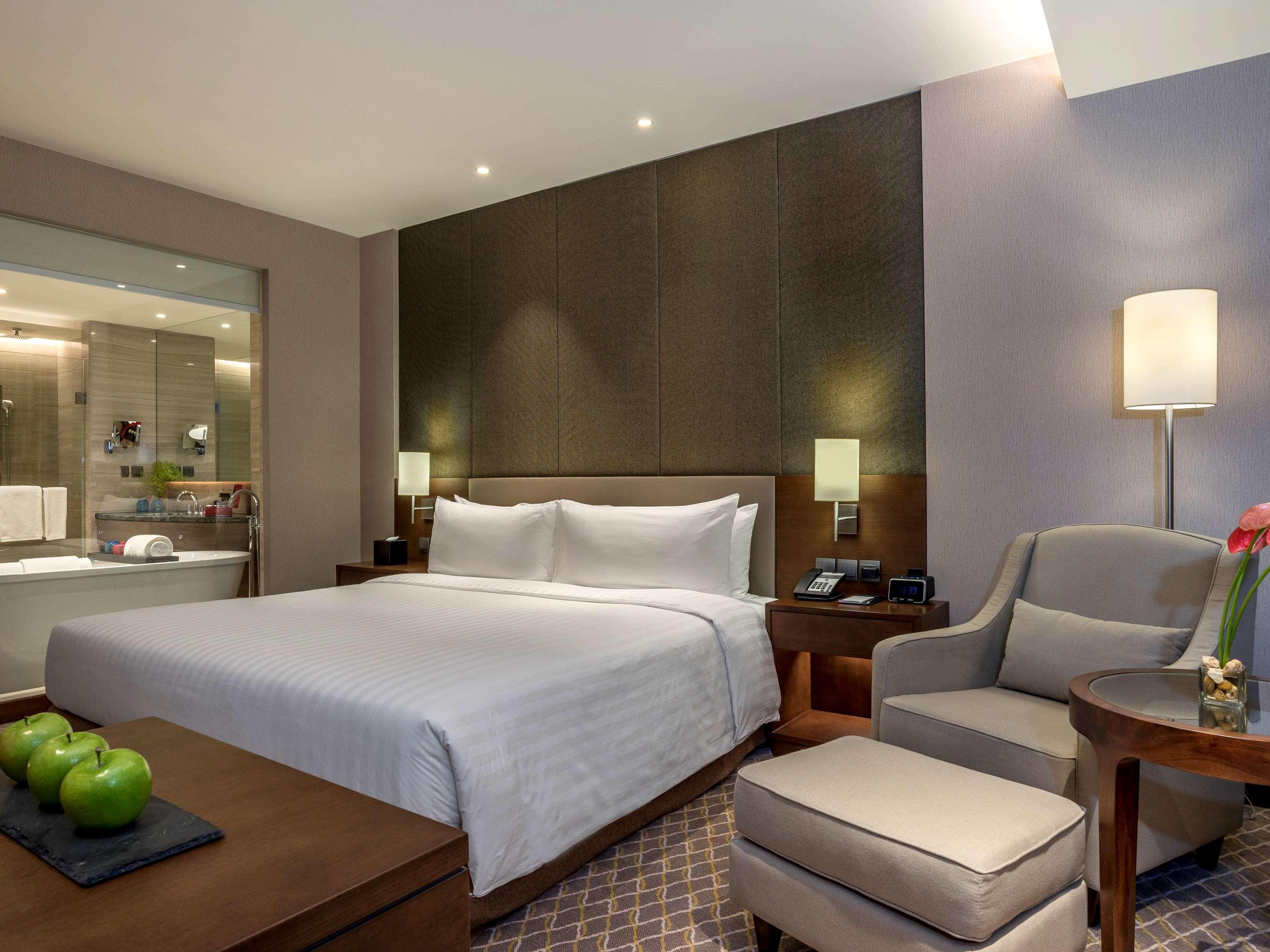 Pullman Yangon Centrepoint Hotel Exterior foto