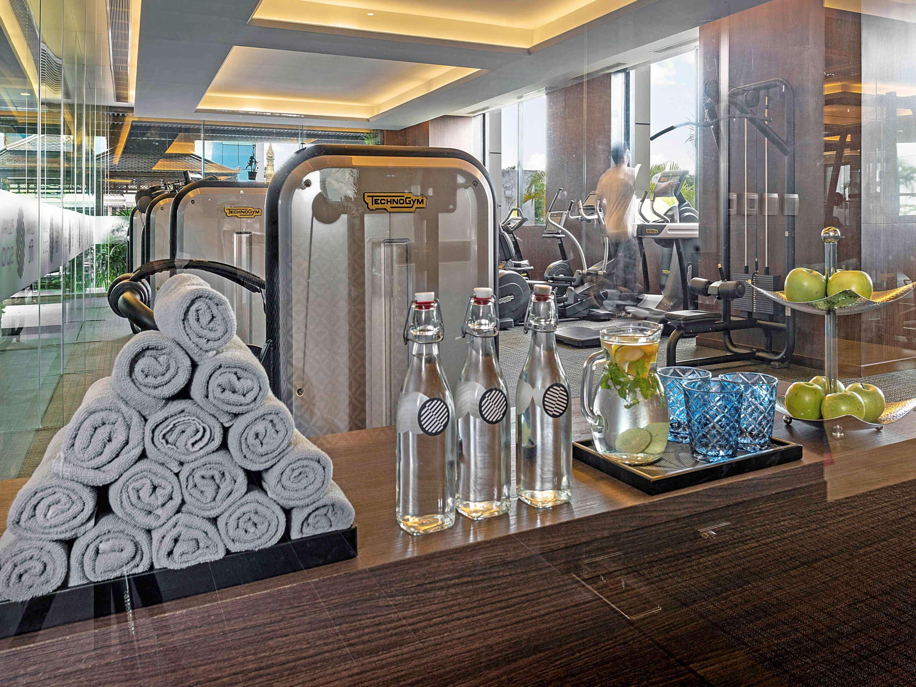 Pullman Yangon Centrepoint Hotel Exterior foto