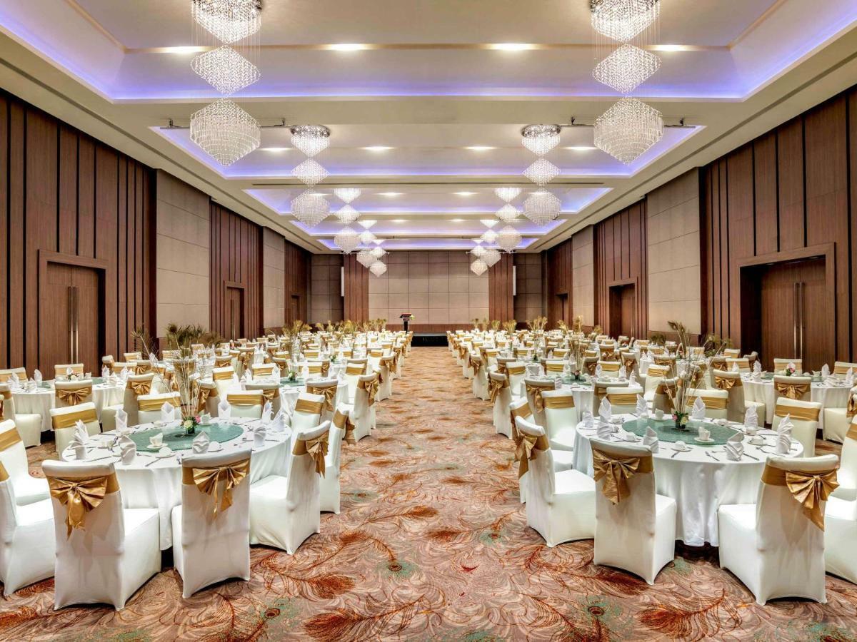 Pullman Yangon Centrepoint Hotel Exterior foto