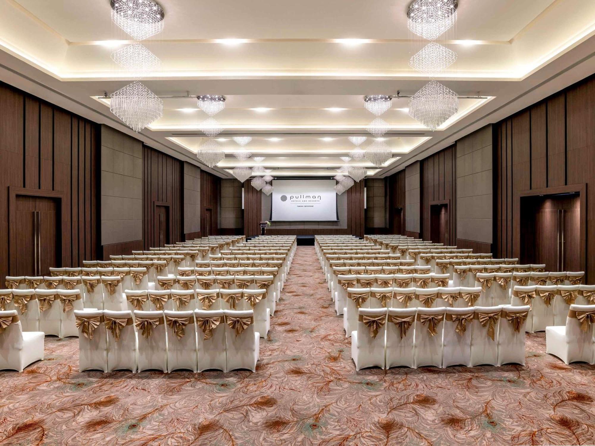 Pullman Yangon Centrepoint Hotel Exterior foto